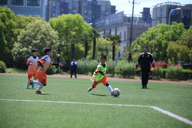 班凯罗27分米切尔50分 魔术力克骑士3-3进抢七