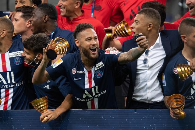 祝铭震28分胡金秋23分 广州大胜广厦35分