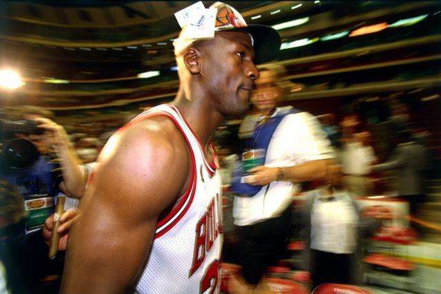 39岁詹姆斯场均30+5+9当选周最佳 史上第二老